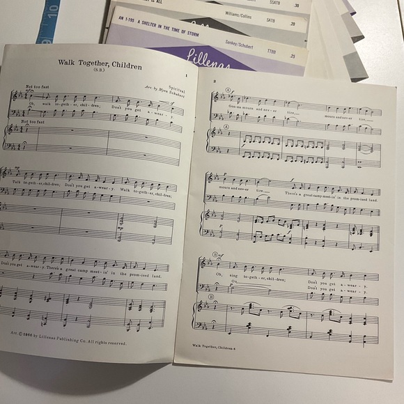 🎶Lillenas Choir sheet music booklets! 12 various songs - Picture 3 of 3